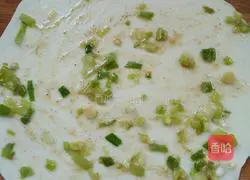 Illustration of how to make five-spice green onion cake 5