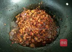 Illustration of how to make meat sauce fried rice 10
