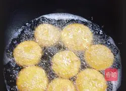 Illustration of how to make sweet potato cakes 5