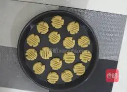 Illustration of how to make peanut butter shortbread 10