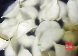 Illustration of how to make simple dumplings 9