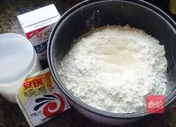 Milk flower steamed bun recipe 1