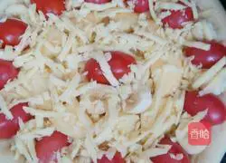 Illustration of how to make homemade pizza with electric baking pan 15