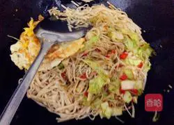 Illustration of how to make fried noodles 7