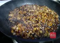Illustration of how to make minced meat and ham fried rice 10