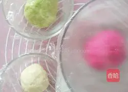 Illustration of how to make watermelon steamed buns 3