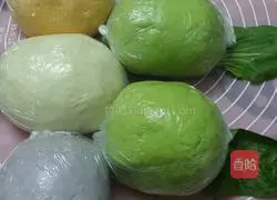 Illustration of how to make colorful noodles 4