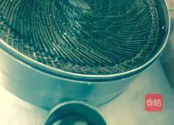 Illustration of how to make white steamed buns 11