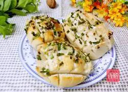 Illustration of how to make grilled steamed buns with green onion salad 7