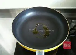 Illustration of how to make scallion pancakes with oil residue 12