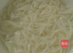 Illustration of how to make tomato noodles 7