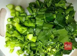 Illustration of how to make fried kale noodles with minced meat 2