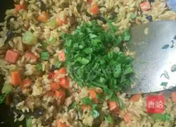 Illustration of how to make colorful fried rice 4