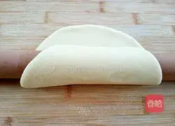 Illustration of how to roll noodles 7