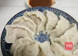 Illustration of how to make pork and lotus root dumplings 15