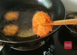 Illustration of how to make golden ham cake 8