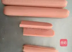 Illustration of how to make ham rolled steamed buns 3