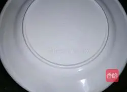 Illustration of how to make garlic egg pancake 10