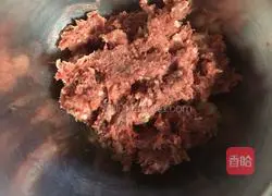 Illustration of how to make homemade hamburger patties 2