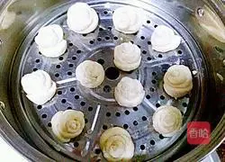 Small rose flowers Illustration of how to make steamed buns 5