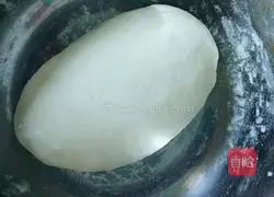 Illustration of how to make vegetarian stuffed buns 11