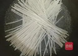 Illustration of how to make fried noodles with mushrooms 2