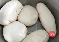 Illustration of how to make hand-pulled fried noodles 4