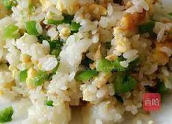 Green pepper and egg fried rice recipe illustration 7