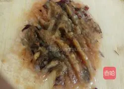 Illustration of how to make leftover porridge pancakes 2