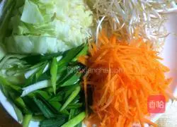 Illustration of how to make stir-fried noodles with mixed vegetables 2