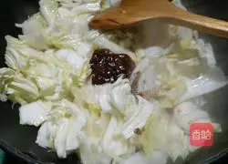 Illustration of how to make beef tendon balls and fried noodles with black pepper sauce 4
