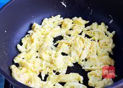 Illustration of how to make dumplings (leek and egg filling) 8