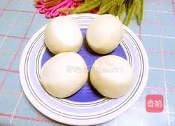 Illustration of how to cut steamed buns with a knife 7