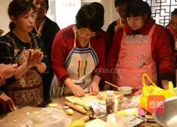 Illustration of how to make flower steamed buns 2