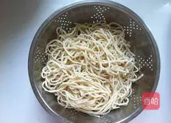 Illustration of how to make pineapple fried noodles 4