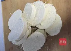 Illustration of how to make fried steamed bun slices 1