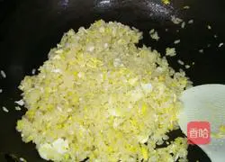 ox Illustration of how to make fried rice with oil and eggs 10