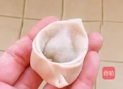 Illustration of how to make tomato and fresh meat wontons 8