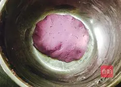 Illustration of how to make purple sweet potato and black sesame glutinous rice balls 8