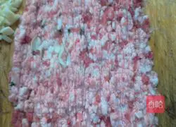 Illustration of how to make pork and green onion dumplings 1