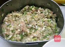 Lean meat Illustration of how to make steamed buns 7