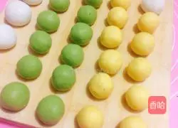 Illustration of how to make colorful glutinous rice balls 15