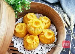 Illustration of how to make square melon buns 19