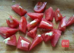 Illustration of how to make tomato and egg fried noodles 2