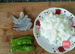 Illustration of how to make shrimp fried rice 1