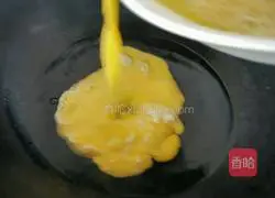 Illustration of how to make four fresh dumplings 10