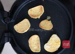 Illustration of how to make fried steamed buns 6