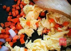 Illustration of how to make egg fried rice 3