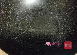 Illustration of braised rice with pickled vegetables and sausage 4