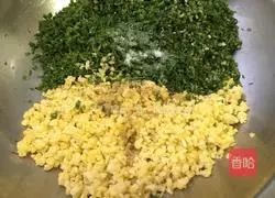 Illustration of how to make lace dumplings (leek and egg filling) 7